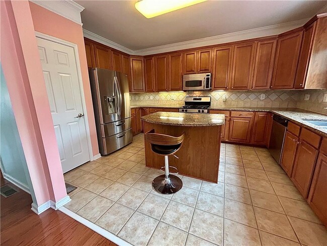 Building Photo - 4692 Wehunt Commons Dr