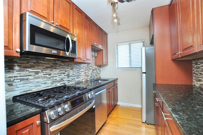 Building Photo - 305 Timber Ln