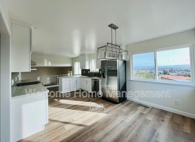 Building Photo - 16233 San Remo Dr