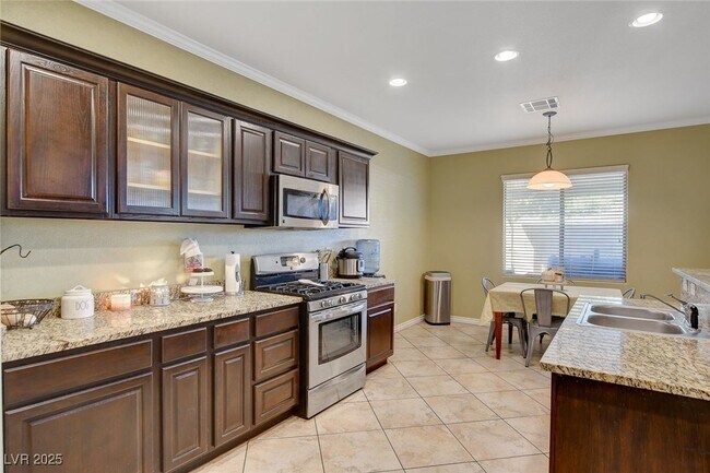 Building Photo - 44 Delighted Ave