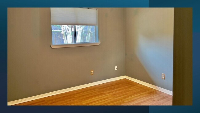 Building Photo - 439 Woodrail Dr