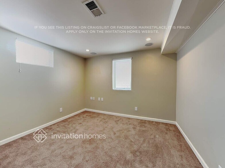 Building Photo - 1909 E 116th Ave