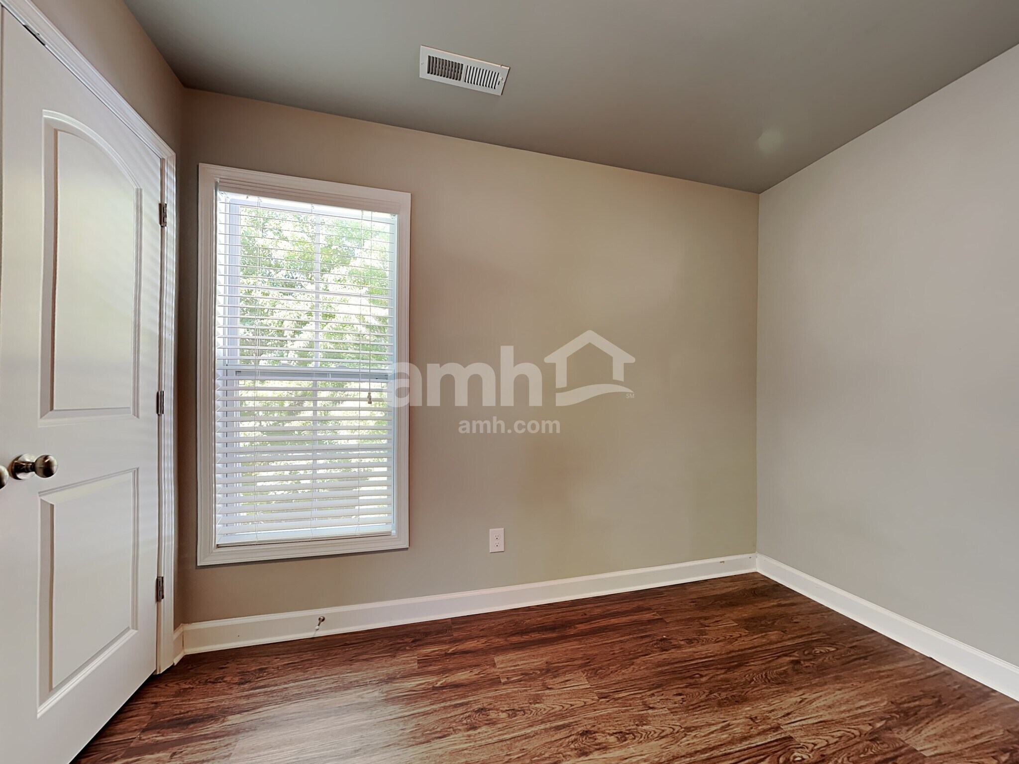 Building Photo - 200 N Wentworth Dr