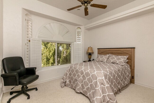 Building Photo - 3611 Vega Ln