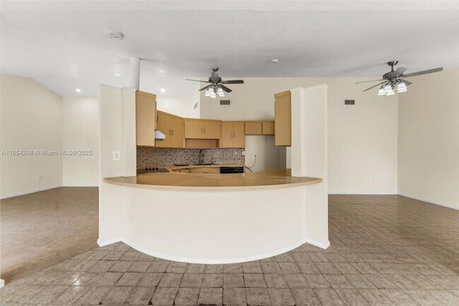 Building Photo - 9130 SW 101st Ave