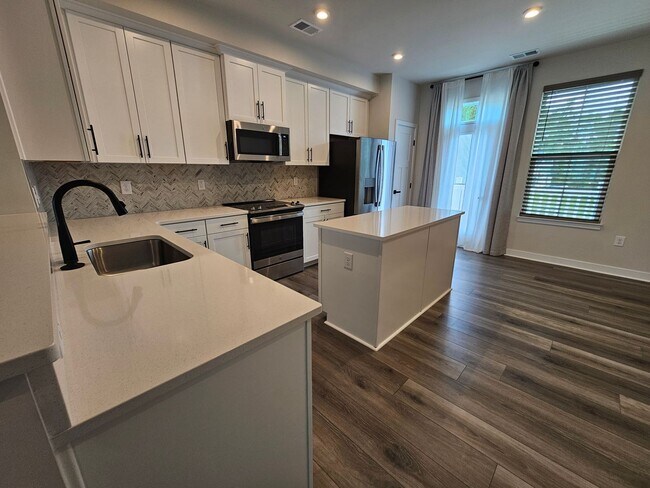 Building Photo - 3 bedroom 3.5 Bath - Long Term Rental in Myrtle Beach, SC