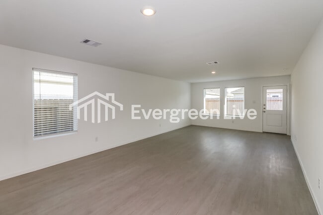 Building Photo - 19747 US-59