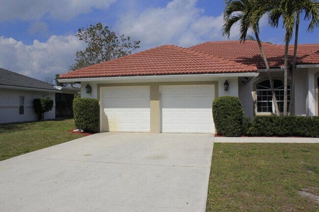 Building Photo - 4593 Bucida Rd