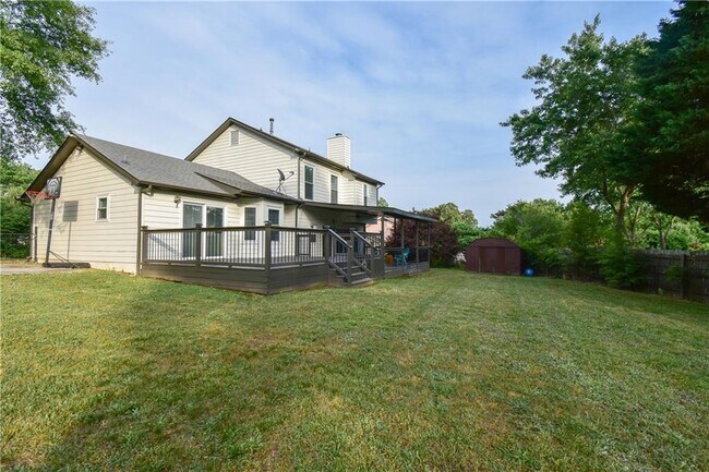 Building Photo - 2401 Inverloch Cir
