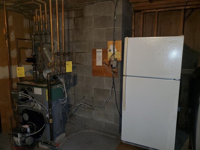 Building Photo - Athol Single Family