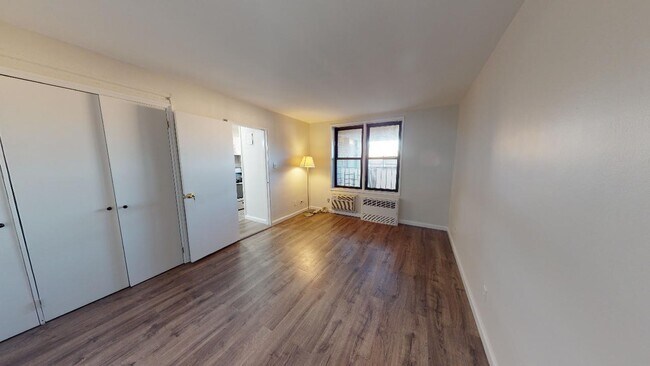Building Photo - 35-20 Leverich St