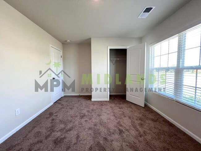 Building Photo - 645 Wild Tulip Ct