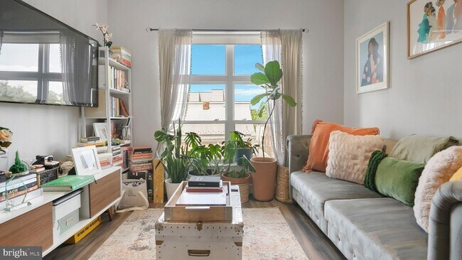 Building Photo - 1111 Orren St NE