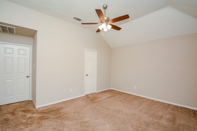 Building Photo - 14931 Chestnut Falls Dr