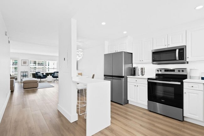 Building Photo - 3114 S Ocean Blvd