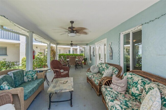 Building Photo - 708 S Tamiami Trl