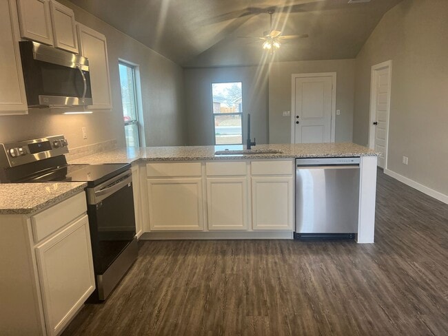 Building Photo - 3 bed 2 bath - Frenship ISD