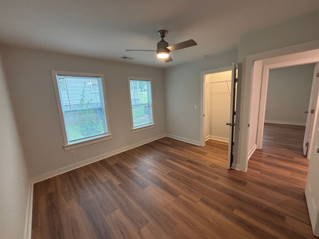 Building Photo - 1389 Lanvale Dr SW