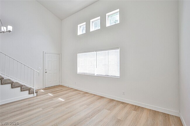 Building Photo - 5238 Souvenir Ln
