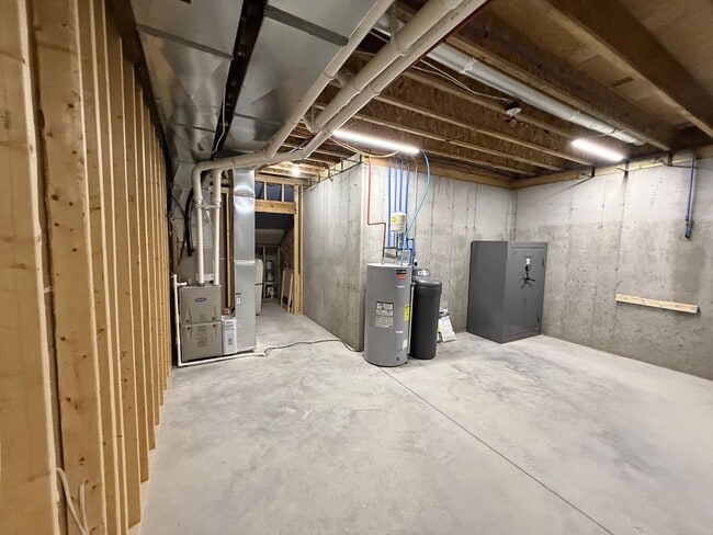 Building Photo - 6416 Whispering Wy