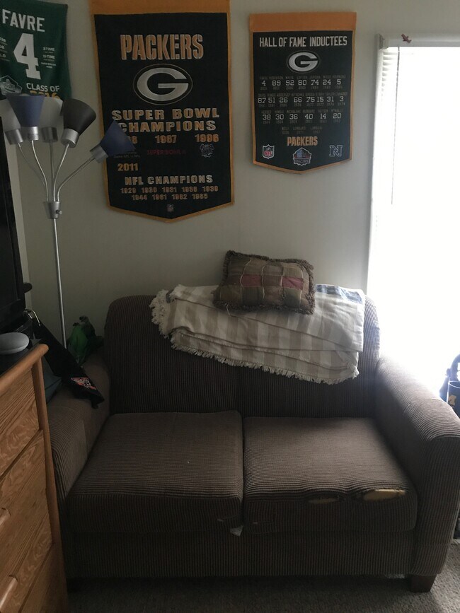 Building Photo - 523 N Main St