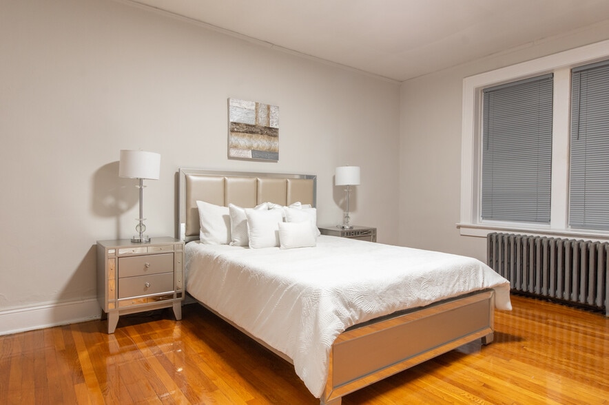 Building Photo - Randolph Manor Apartments