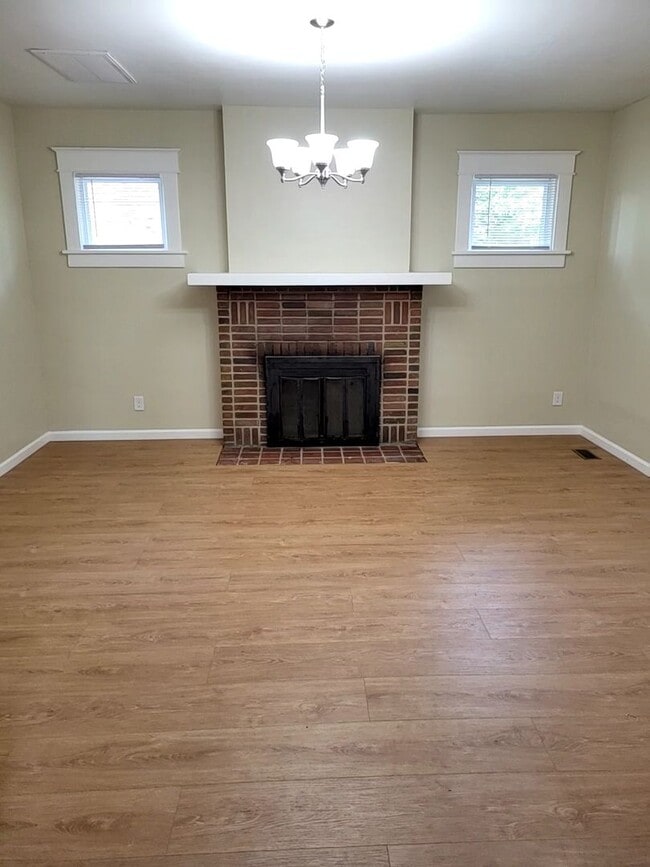 Building Photo - Charming 2-Bedroom Home in Norfolk