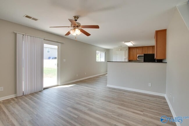 Building Photo - 128 Farmington Dr