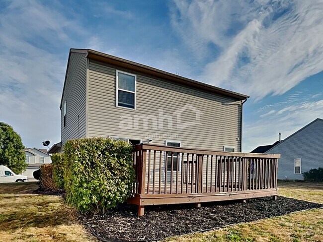 Building Photo - 1685 Willowview Ln