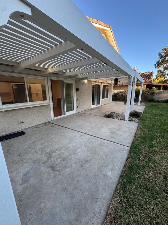 Building Photo - Charming Cul de Sac Home with Spacious Yard and Renovated Interior