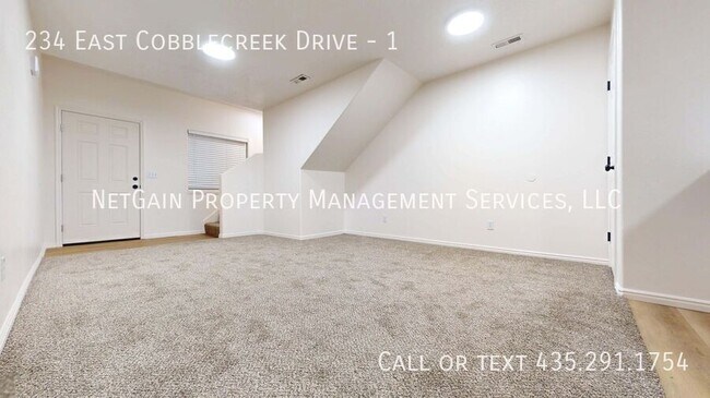 Building Photo - 234 E Cobblecreek Dr