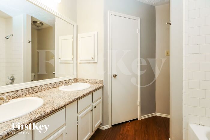 Building Photo - 6027 Woodmancote Dr