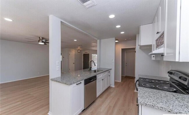 Building Photo - 11359 Spg Crst Dr