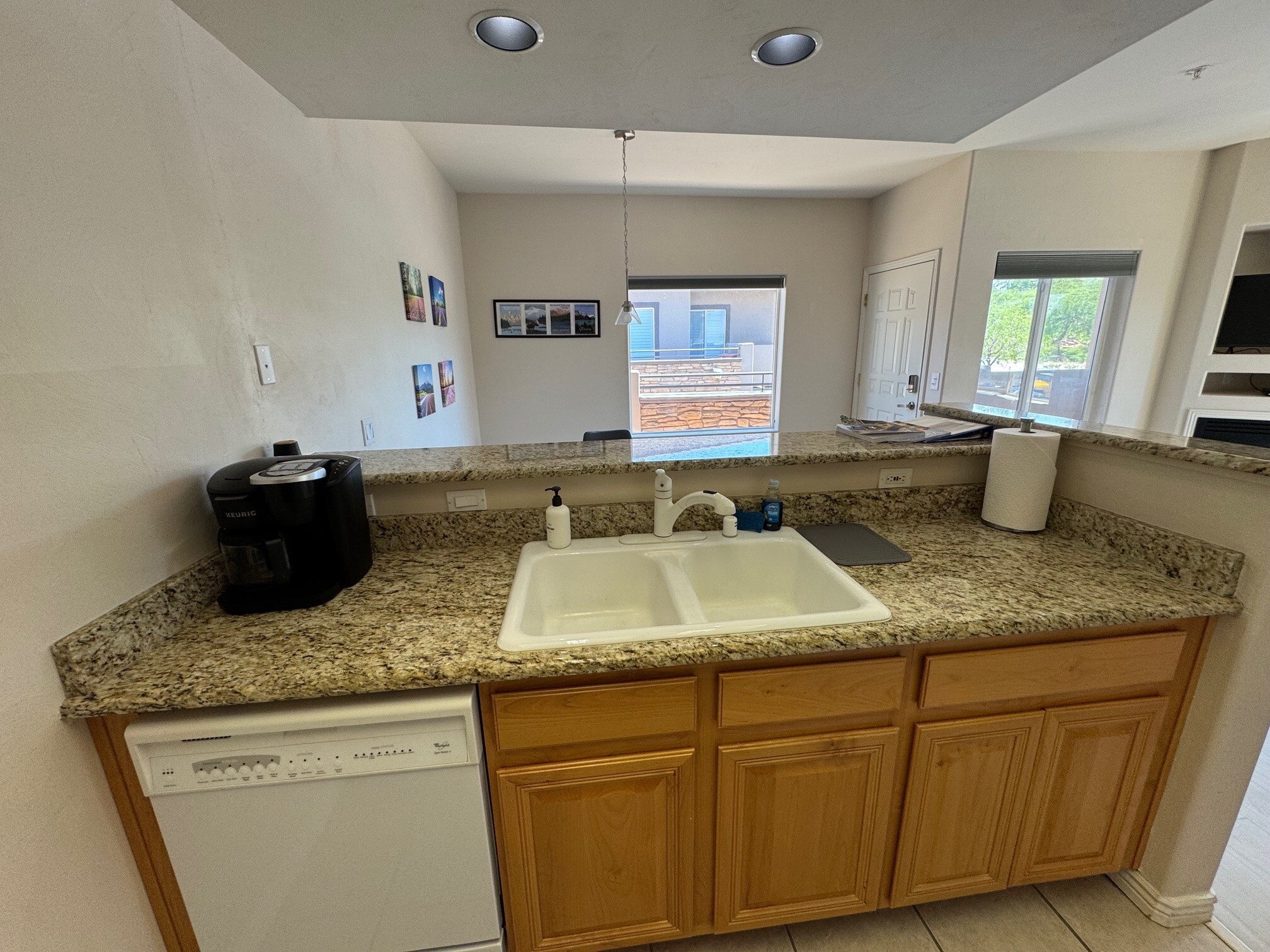 Building Photo - 400 Paradise Pky