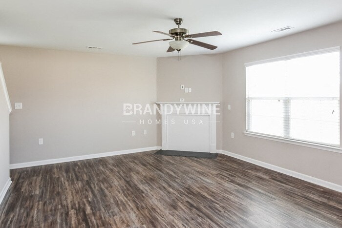 Building Photo - 1713 Eastway Dr