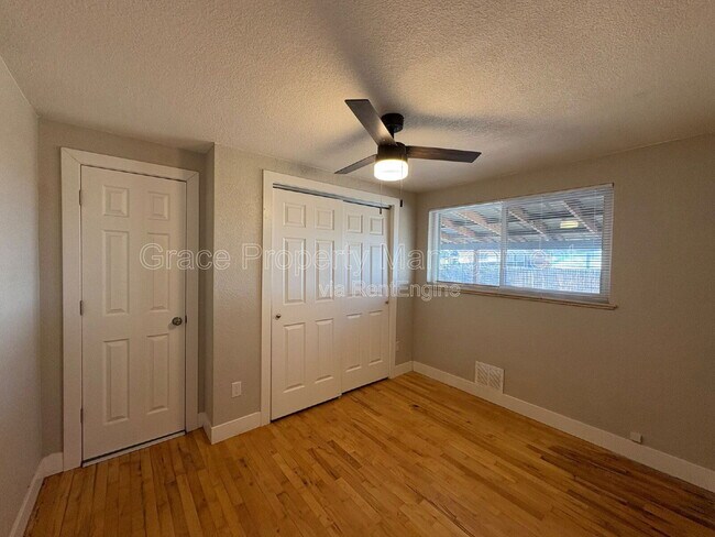 Building Photo - 1673 S Benton St