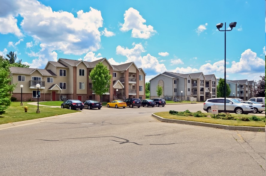 Parking Area - Ottawa Creek Apartments
