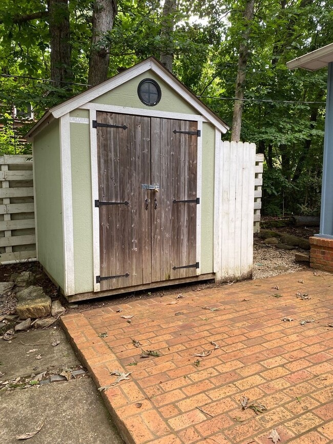 Building Photo - Black Mountain - Wooded lot, One-Level home, Room to Garden!