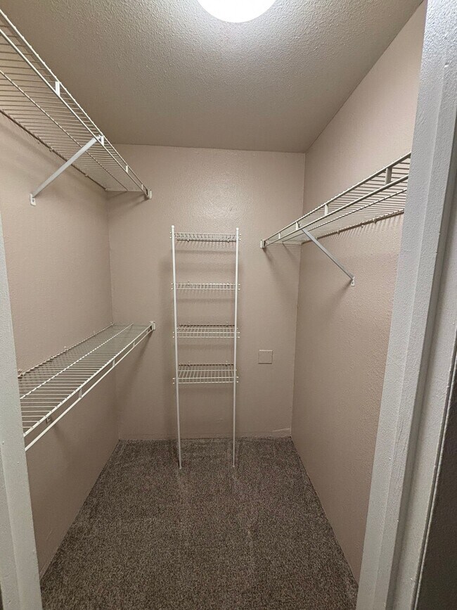 Floorplan - Overlook Pointe Apartments