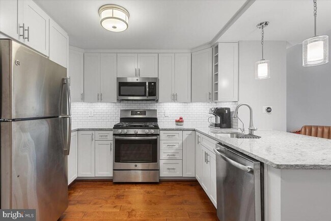 Building Photo - 350 G St SW