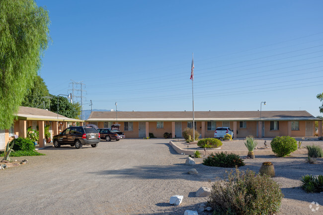 Primary Photo - Ben Val Apartments