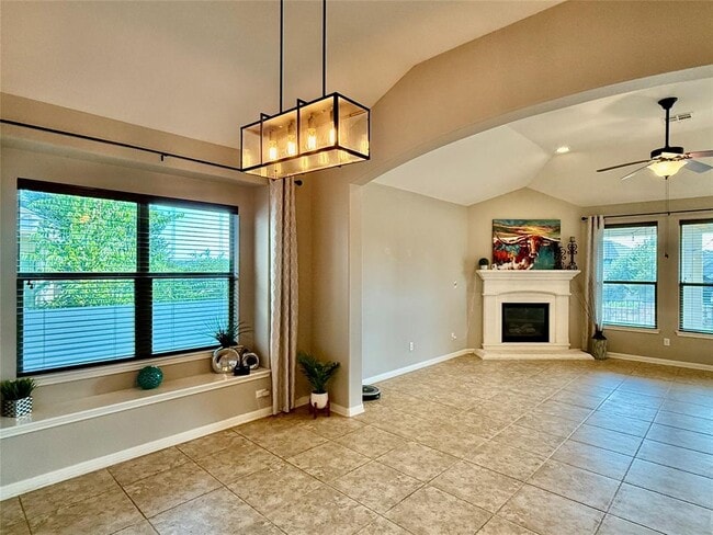 Building Photo - 14400 Senia Bend