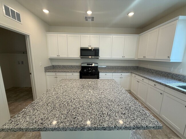 Building Photo - Victorville- New Richmond Home, 3 bedrooms...