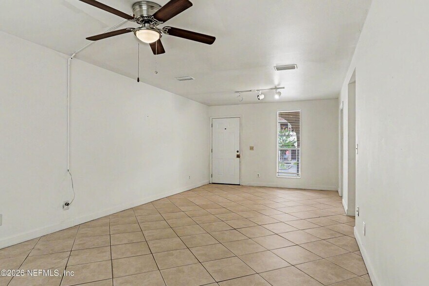 Building Photo - 1557 El Prado Rd