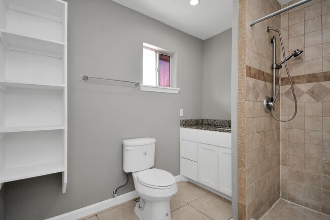 Building Photo - 6439 Hidden Arbor Ln