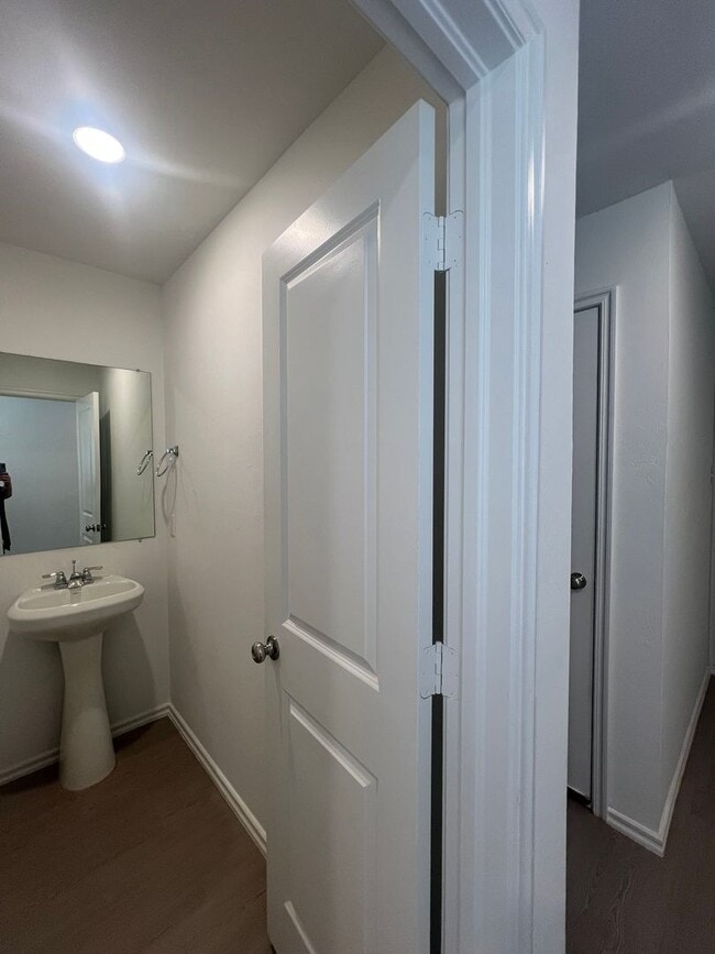 Building Photo - REDUCED RENT!!! Available Now! 4-Bedroom, 3-bath home in OKC!