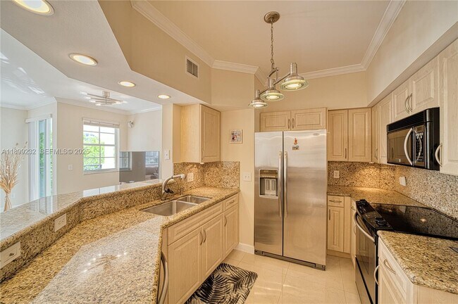 Building Photo - 3255 NE 184th St