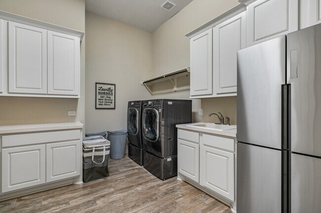 Building Photo - 27411 Hazy Landing Ct