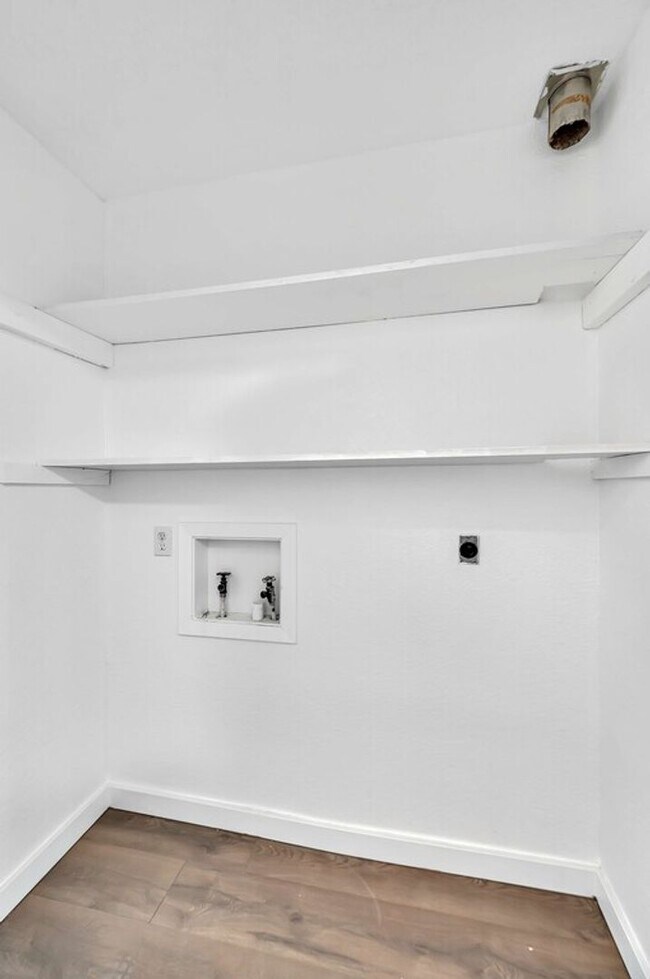 Building Photo - 5311 Tennyson Dr