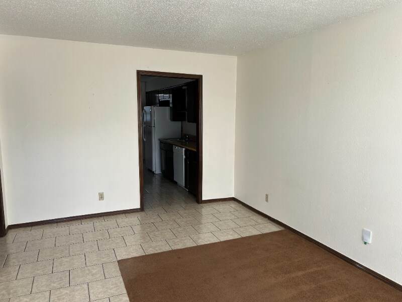 Building Photo - 1527 Kirkland Dr